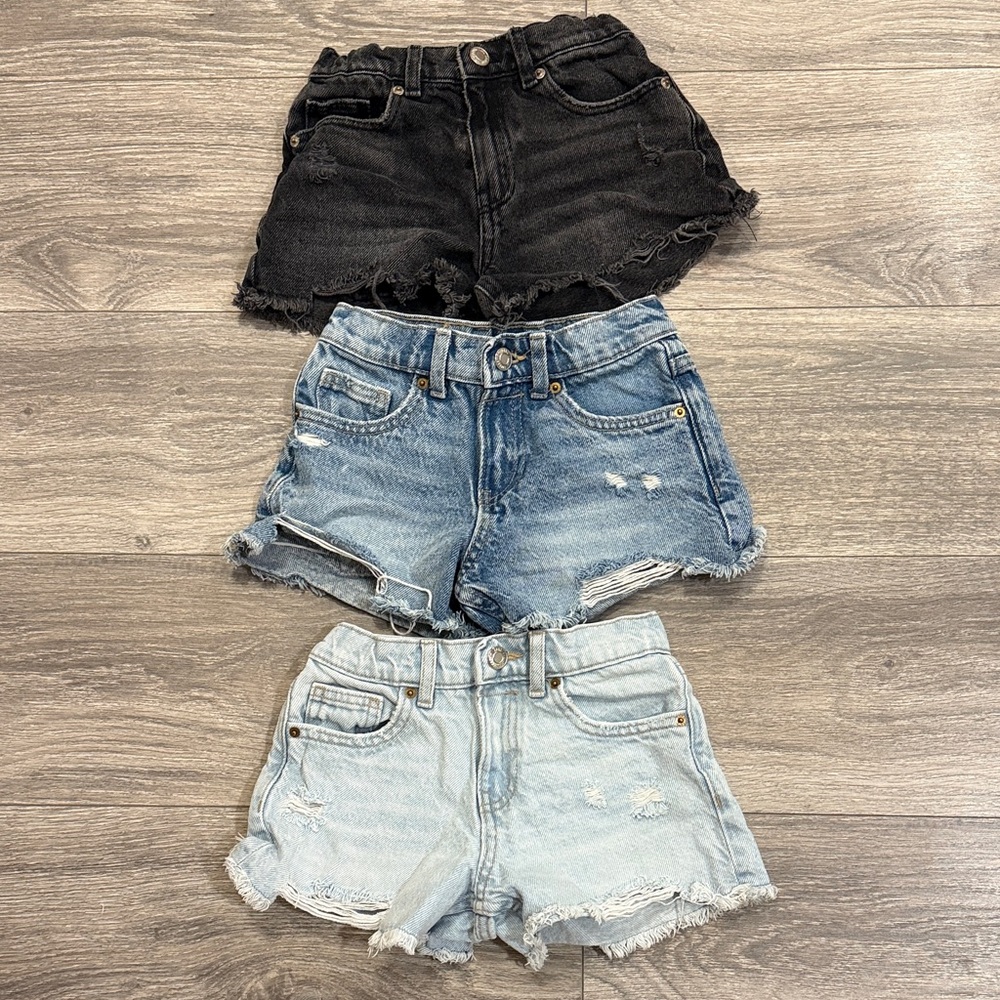 Zara Light Wash Denim Jeans
